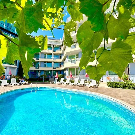 Favorit - Menada Apartmán *